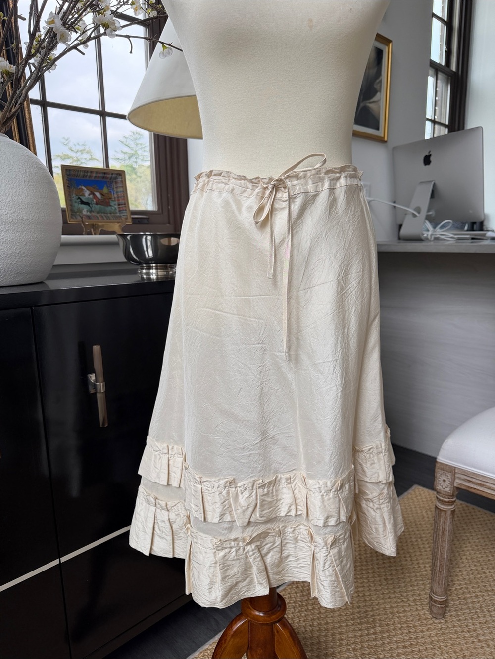 Dosa Cream Silk Skirt size 1 S/M